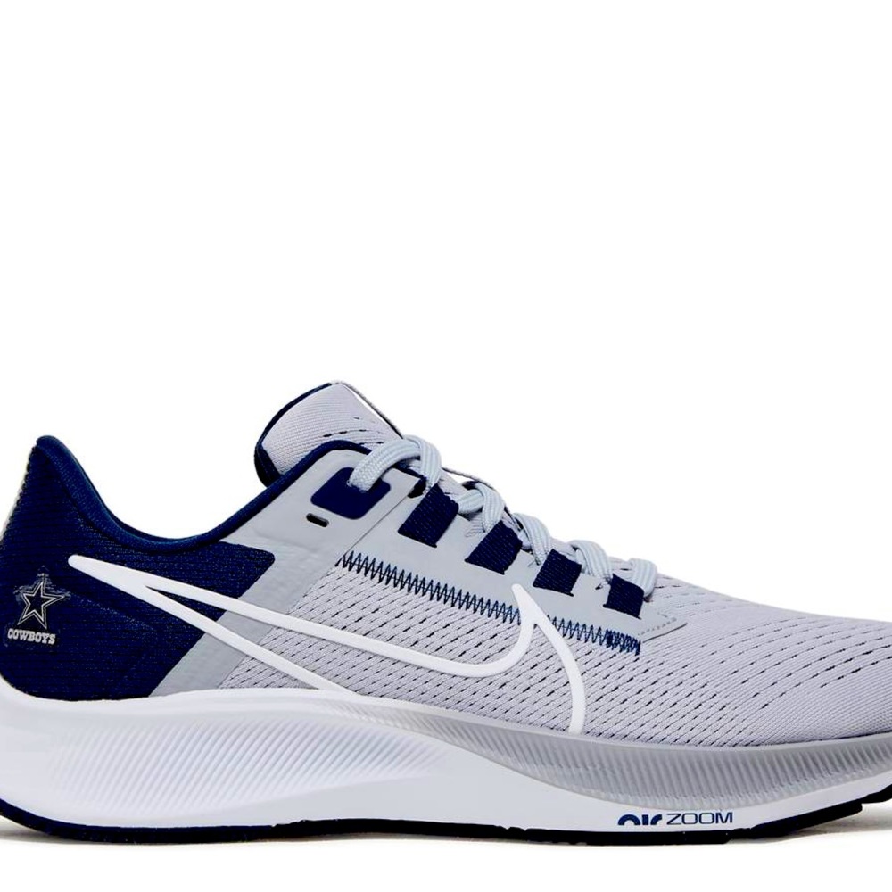 NWOT Men’s Nike Zoom Dallas Cowboys sneakers size 10